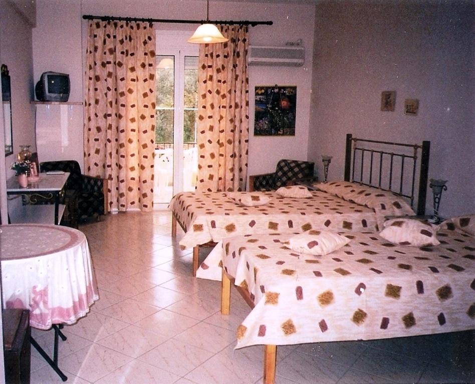 Kleidas Apartments Thymiana Экстерьер фото